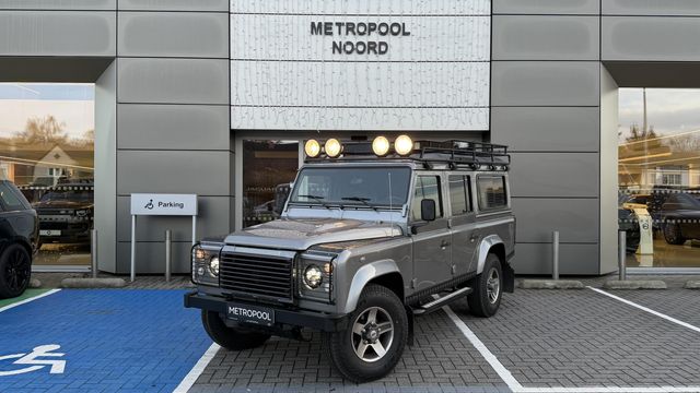 Land Rover Defender 110