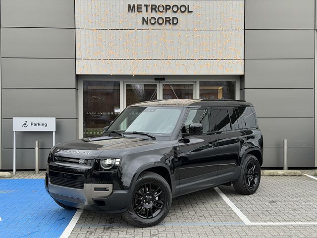 Land Rover Defender // 110 D250 Hard Top S // Jumpseat