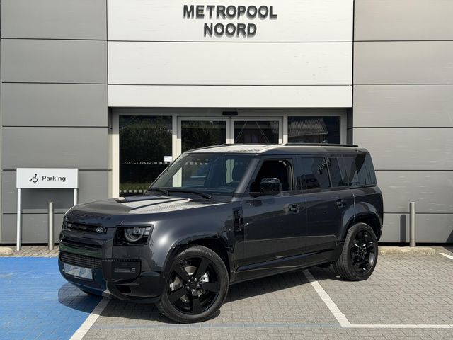 Land Rover Defender // 110 D250 X-Dynamic SE