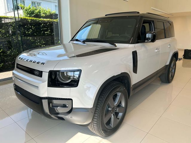 Land Rover Defender 110 D250 S Edition
