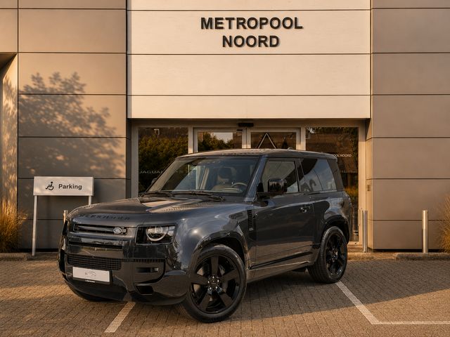 Land Rover Defender 90 // P425 X-Dynamic SE