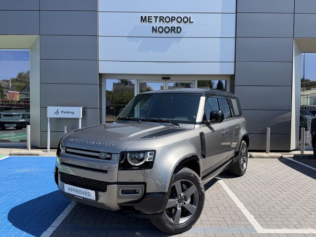 Land Rover Defender 110 P300e X-Dynamic SE