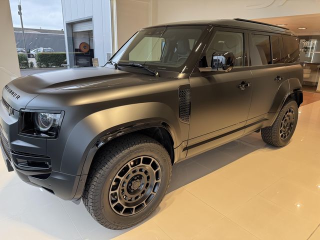 Land Rover Defender 110 P635 OCTA Black Edition AWD Auto. 26MY