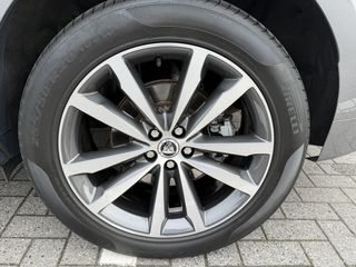 Jaguar F-Pace P400e R-Dynamic SE Foto