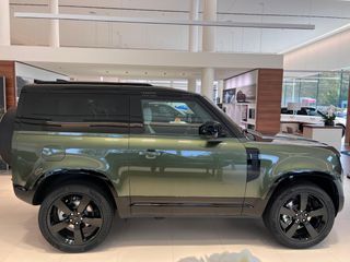 Land Rover Defender 90 D250 X-Dynamic SE Foto