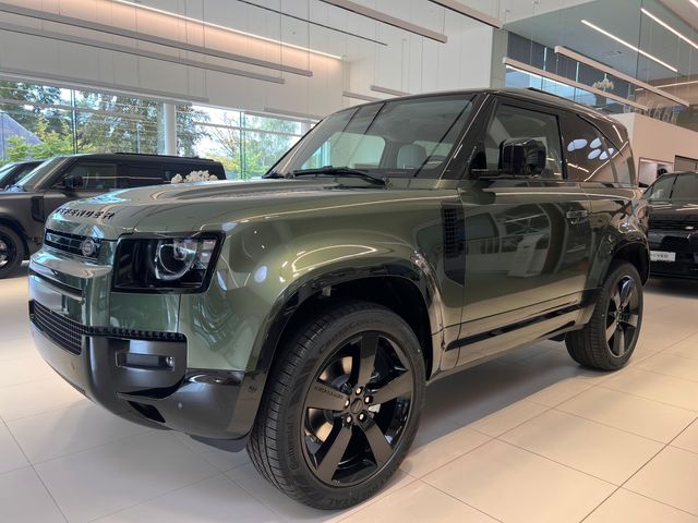 Land Rover Defender 90 D250 X-Dynamic SE