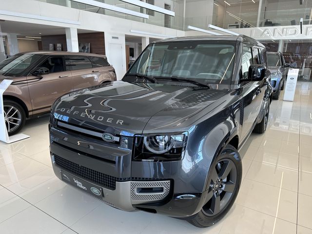 Land Rover Defender 130 D300 X-Dyn SE 8 seats